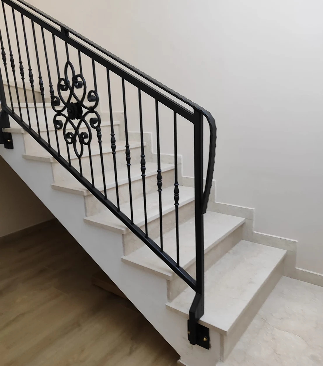 MARMI-BONAZZOLI-PORTFOLIO-SCALA-MARMO BOTTICINO